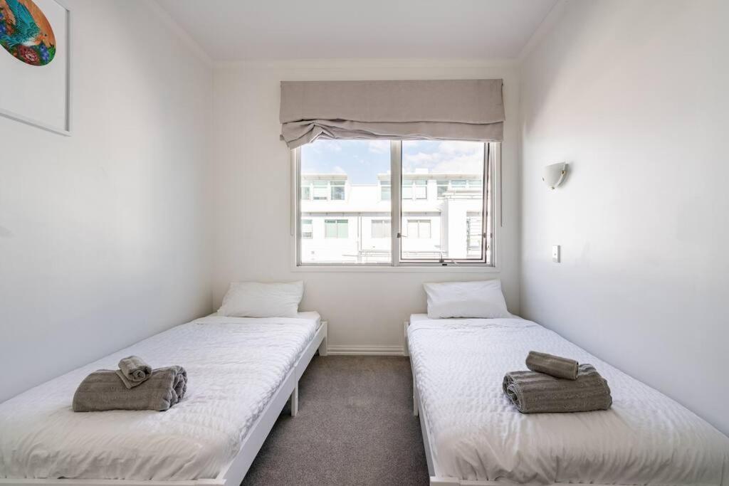 Spacious Penthouse With Spectacular Harbour Views! 奥克兰 外观 照片
